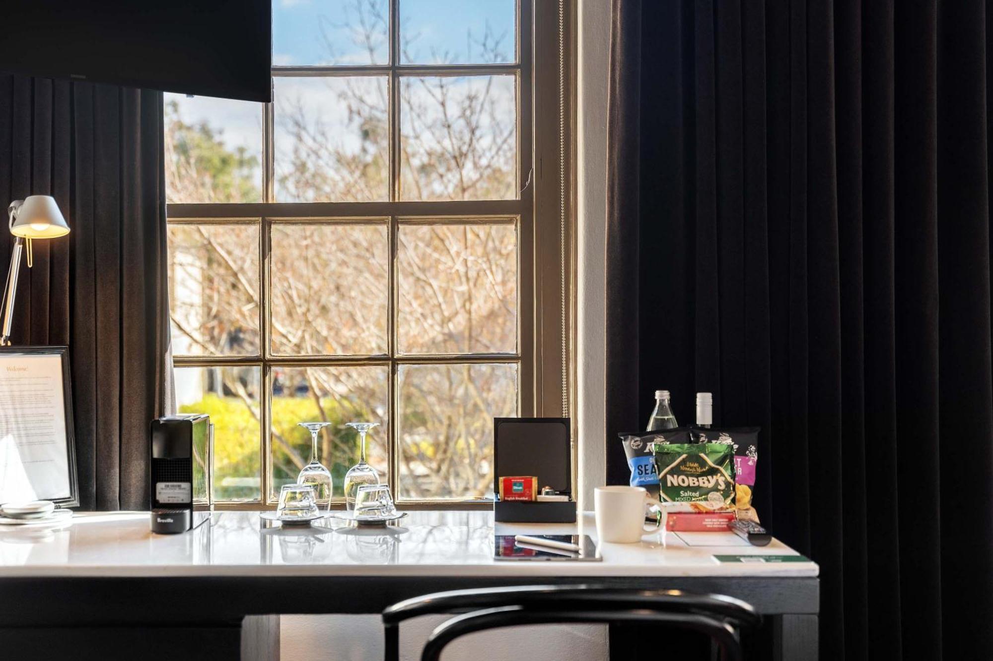 Peppers Gallery Hotel Canberra Esterno foto